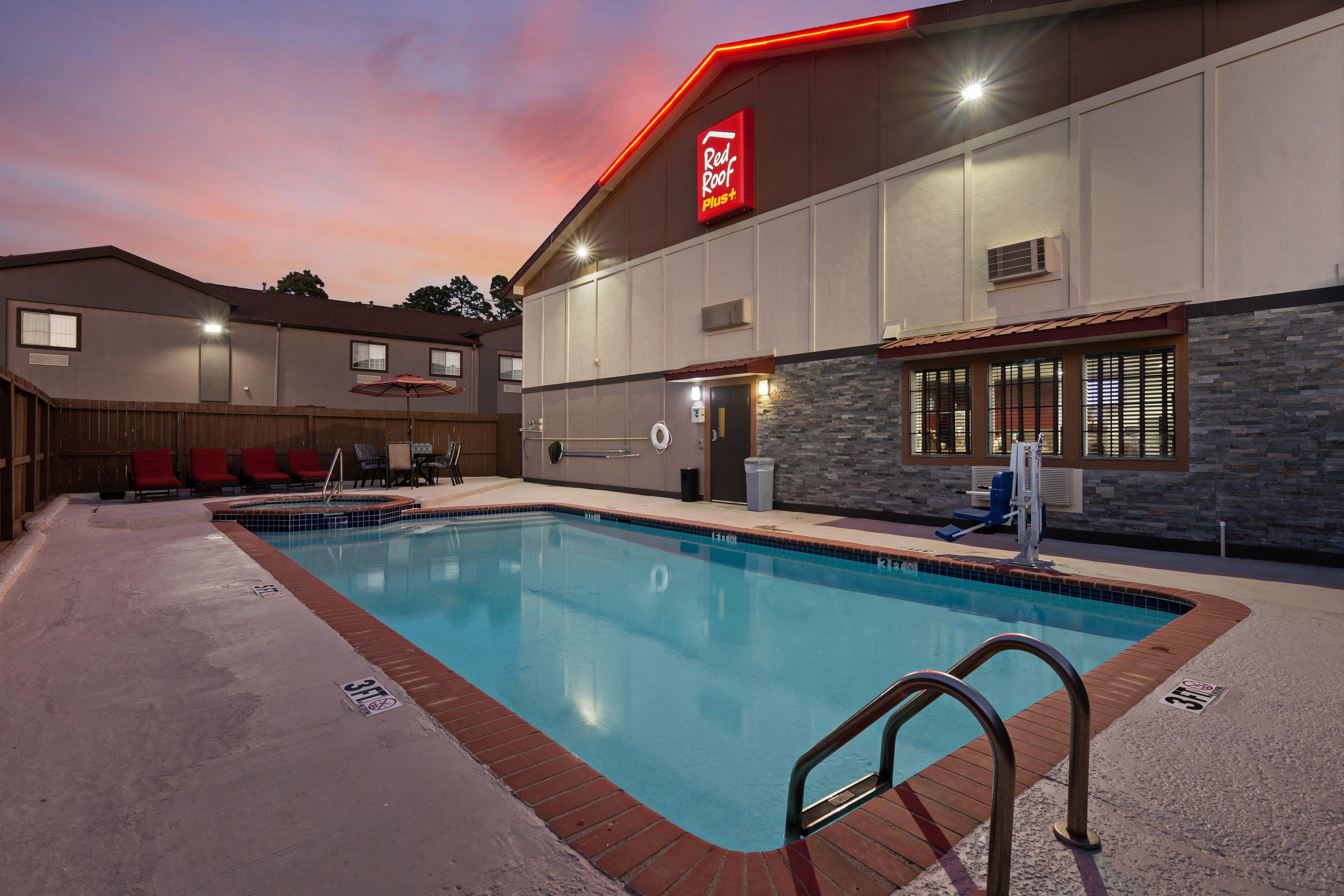Red Roof Inn Plus+ Huntsville Eksteriør billede