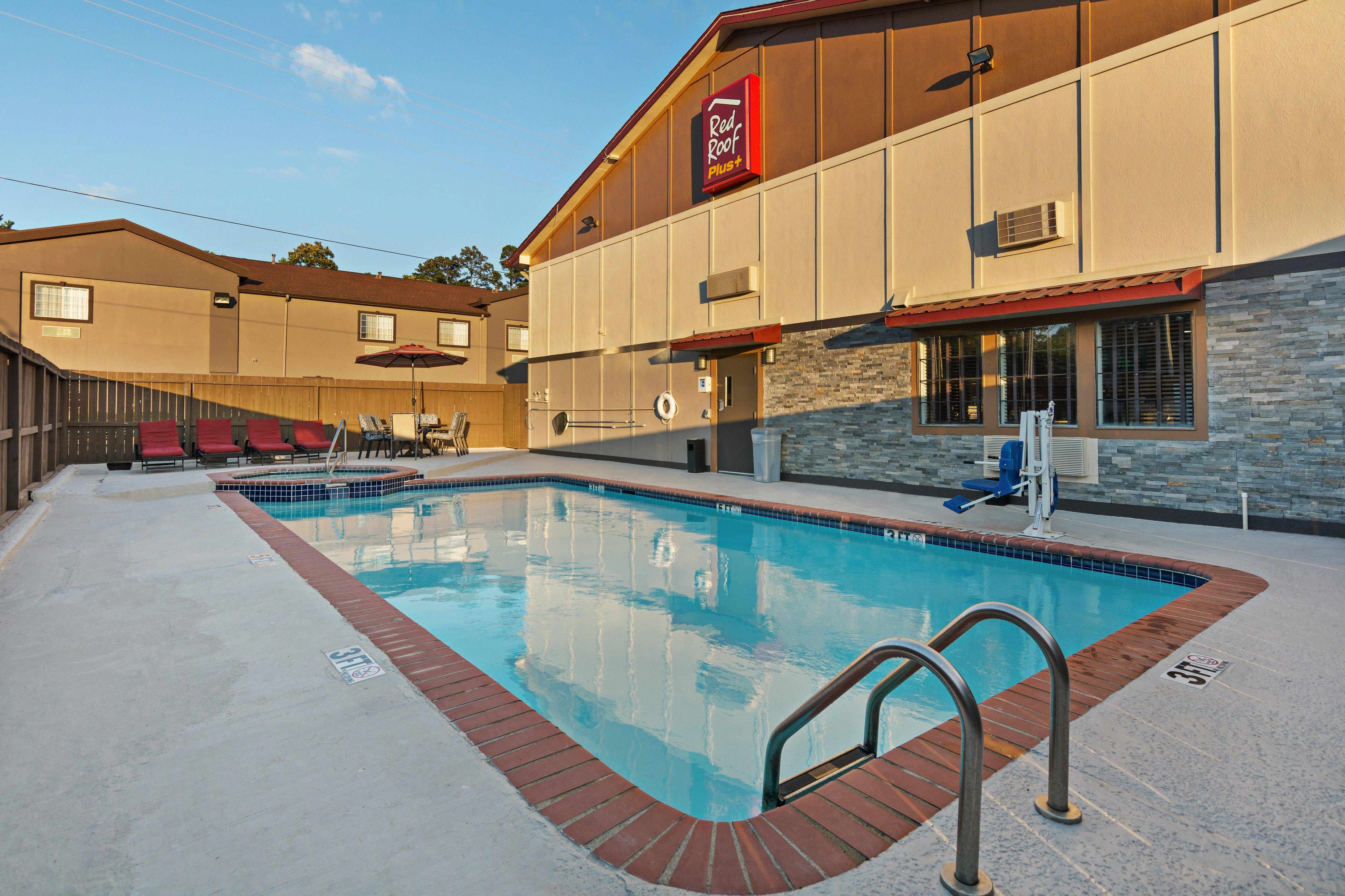 Red Roof Inn Plus+ Huntsville Eksteriør billede